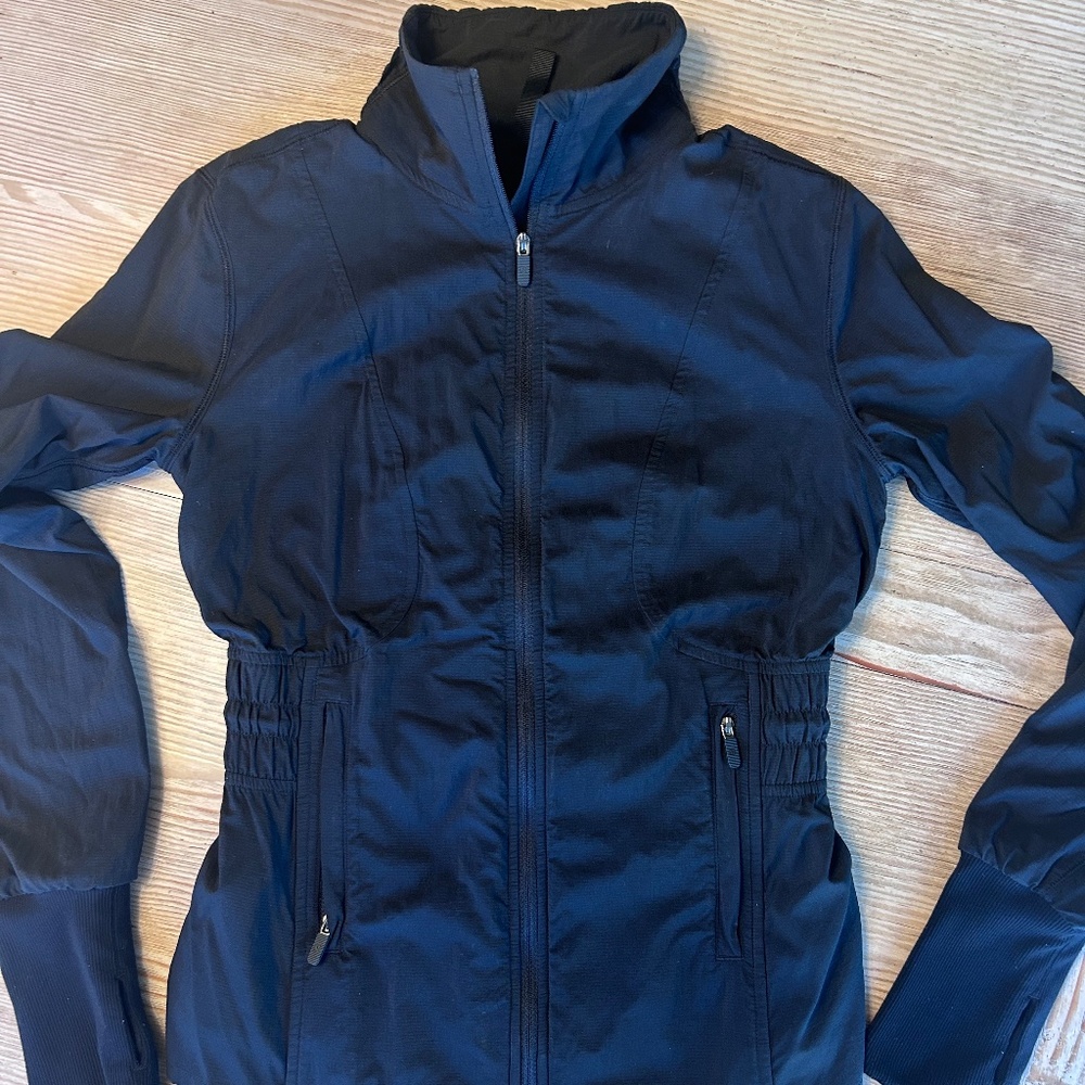Lululemon Sights Seen jacket, size 2
